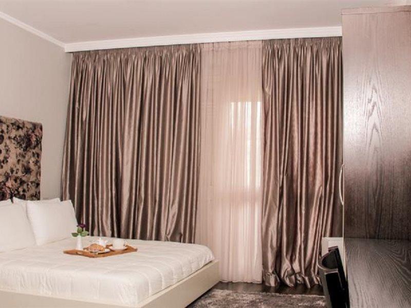 Vivar Hotel Tirana Exterior foto